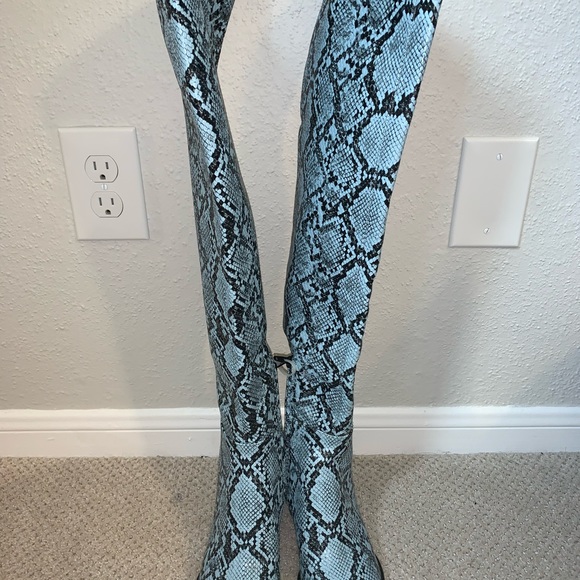 NWT Gianni Bini Alyiraa Blue Snakeskin Print boots - Picture 5 of 7